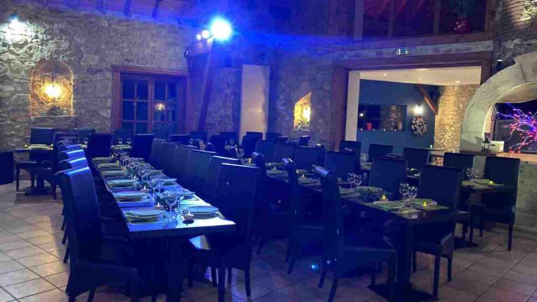 salle-lampe-bleu-evenements-chartreuse-720pl